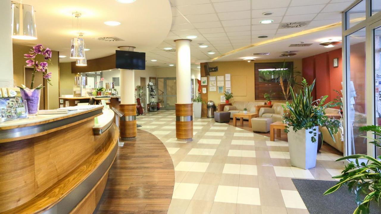 Hotel Famulus Дьєр Екстер'єр фото
