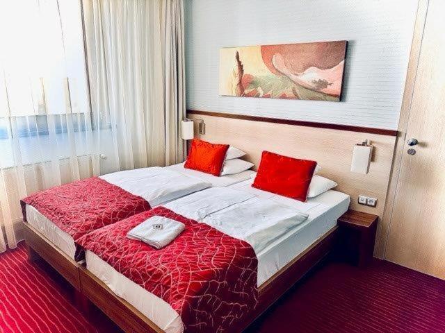 Hotel Famulus Дьєр Екстер'єр фото