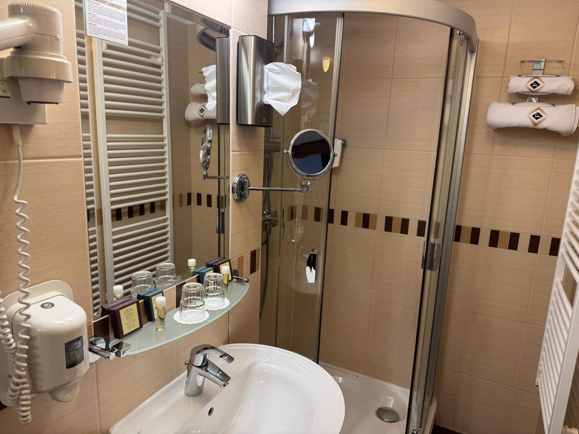 Hotel Famulus Дьєр Номер фото