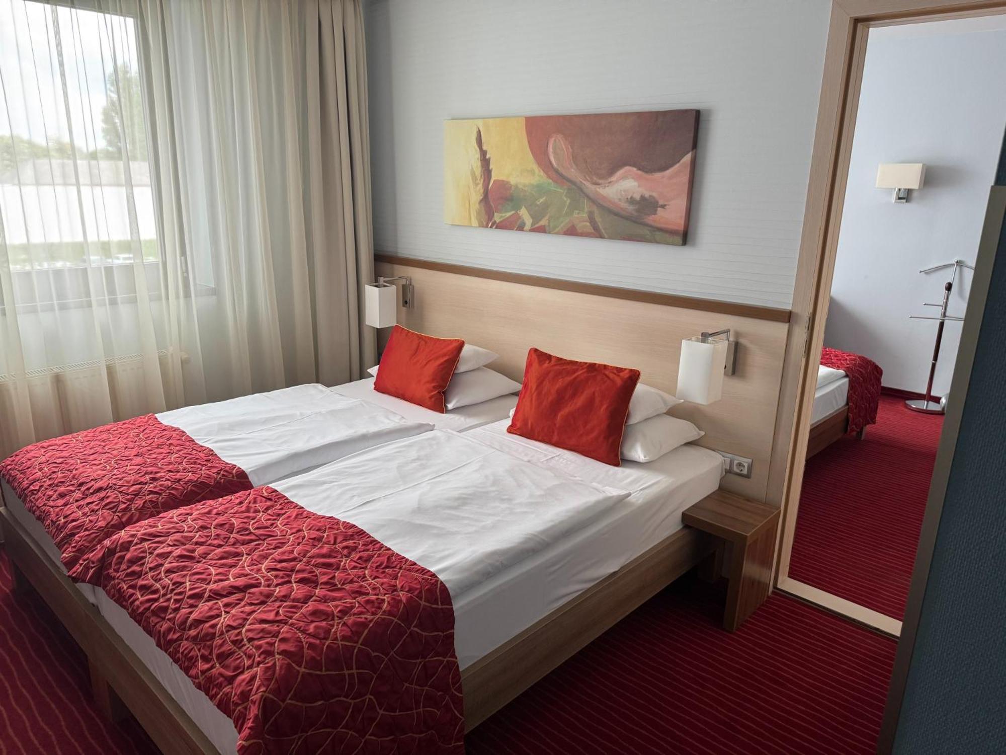 Hotel Famulus Дьєр Екстер'єр фото