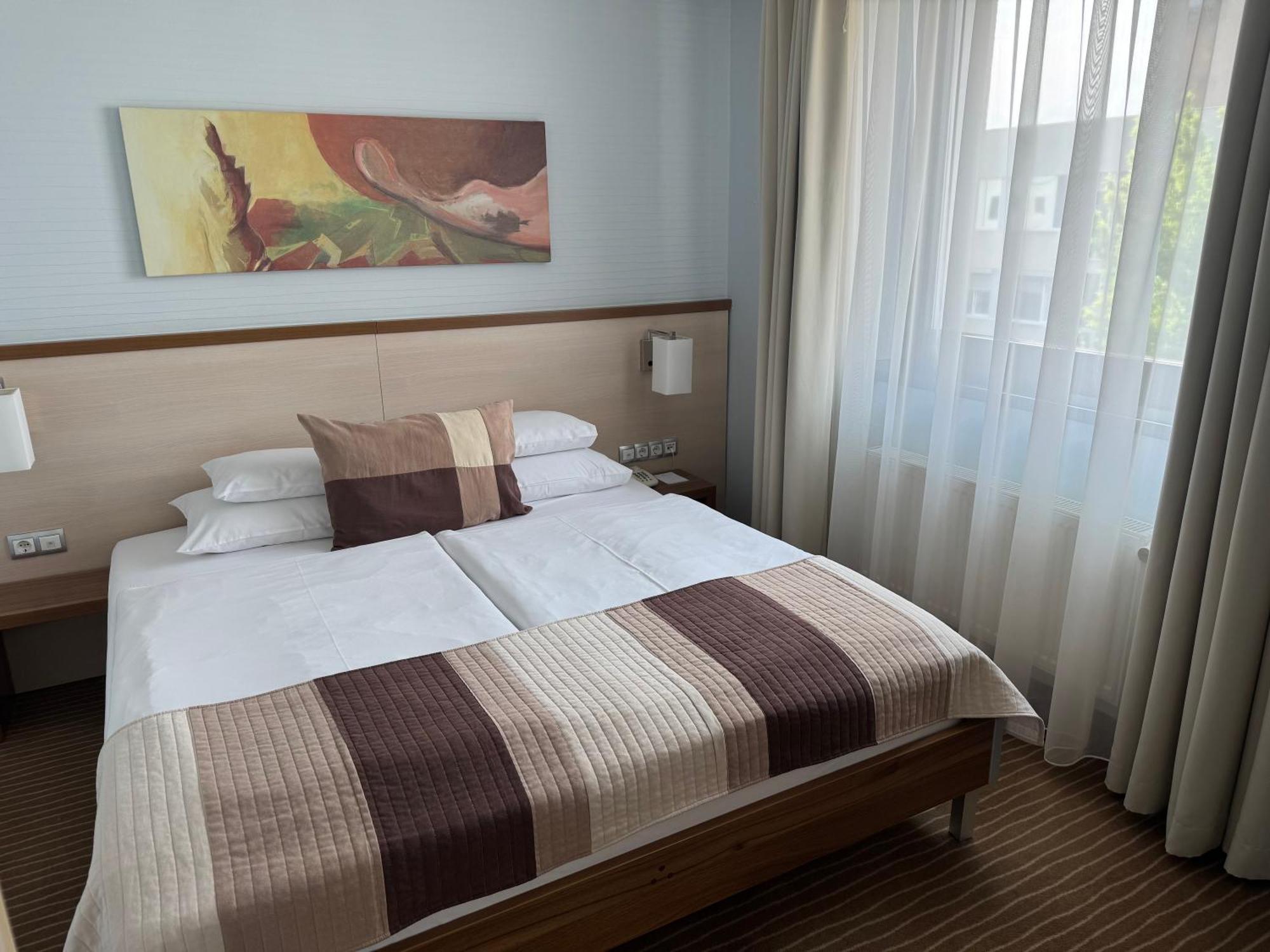 Hotel Famulus Дьєр Екстер'єр фото
